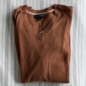 NWT Banana Republic Men's V-Neck Sweater in Rich Brown
